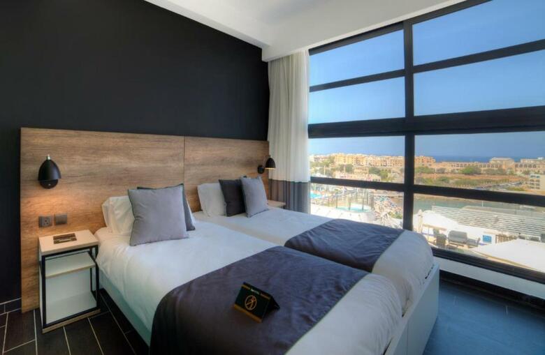 Baystreet Hotel