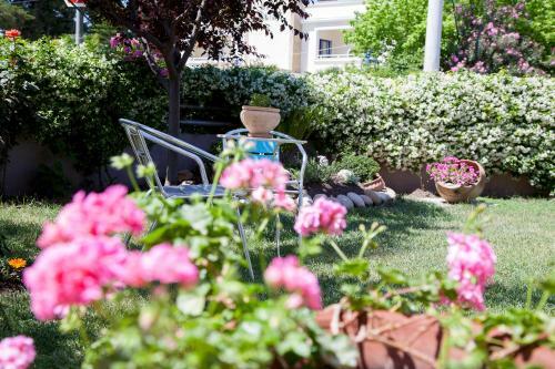 Apartments Eleni 4 Seasons