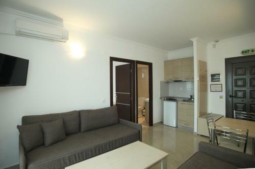 Aparthotel Naias