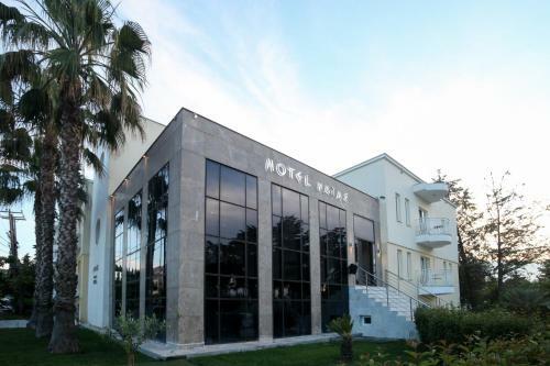 Aparthotel Naias