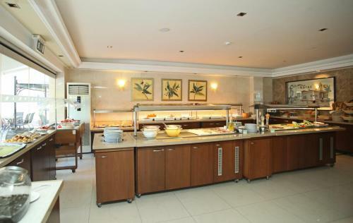 Aparthotel Naias