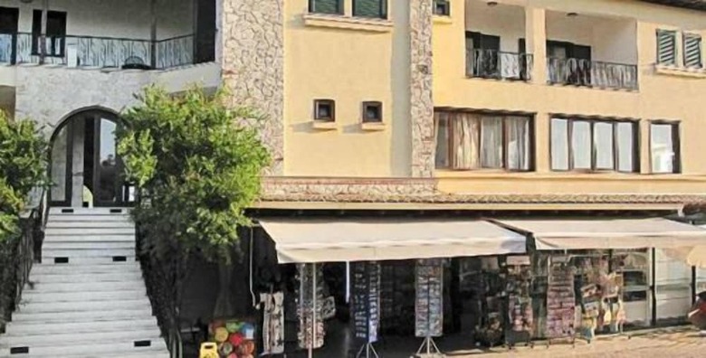 Lesse Hotel
