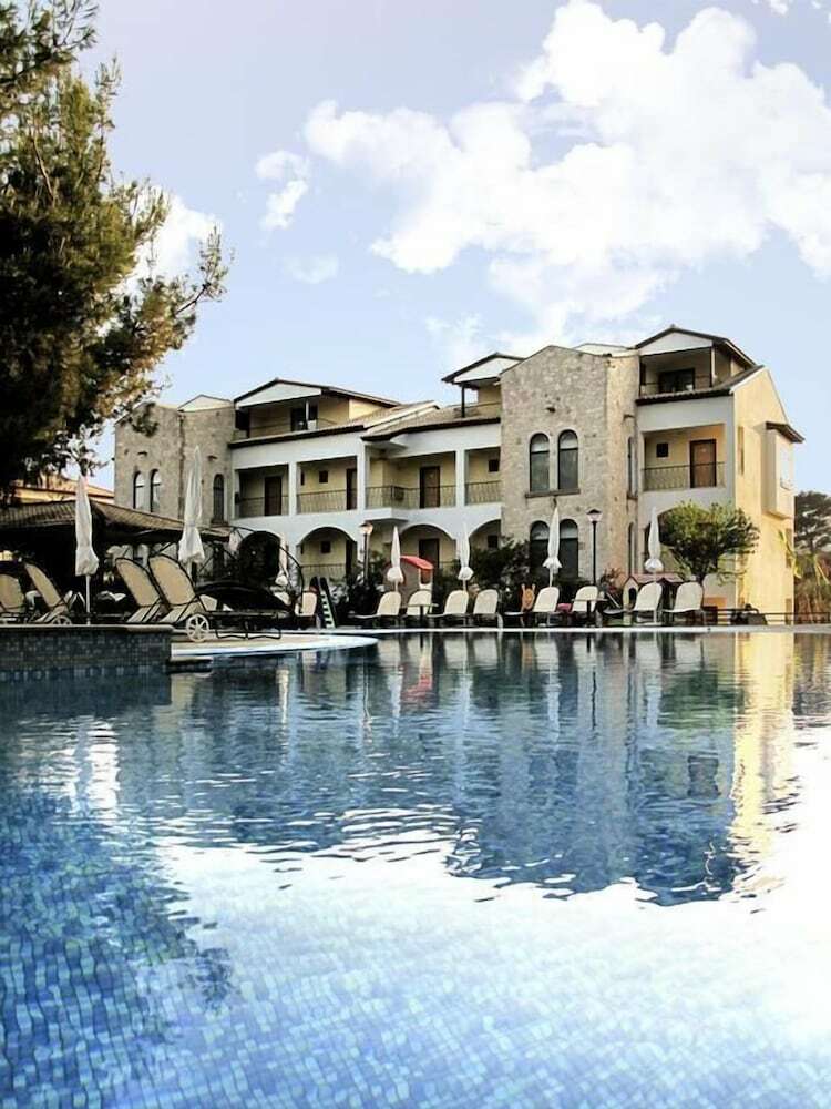 Lesse Hotel