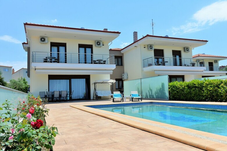 Villas Hanioti