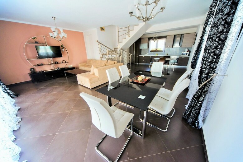 Villas Hanioti