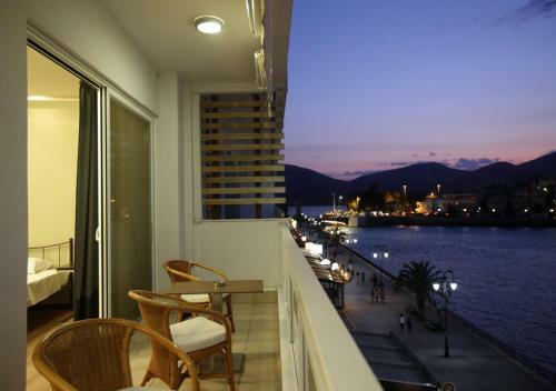 Chalkida Seafront Apartment