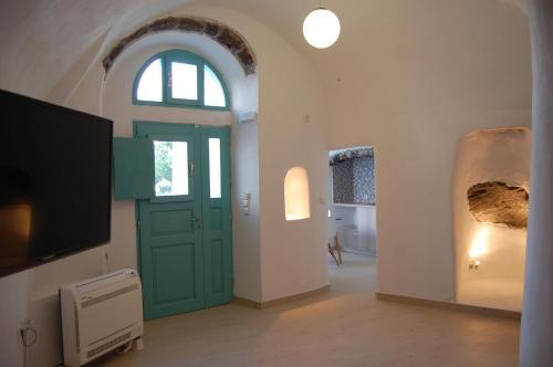 Villa Kalisperis Cave Houses