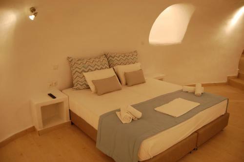 Villa Kalisperis Cave Houses