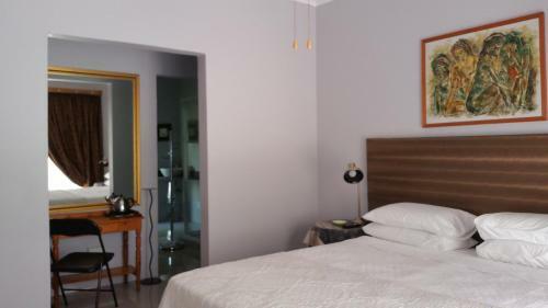 Hostal Little Acorn Guest House