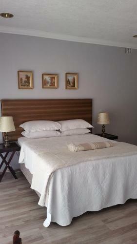 Hostal Little Acorn Guest House