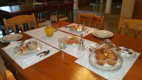 Hostal Little Acorn Guest House