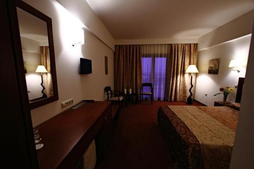 Siris Hotel