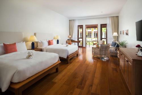 Hotel Le Menara Khao Lak Beachfront Villa & Resort