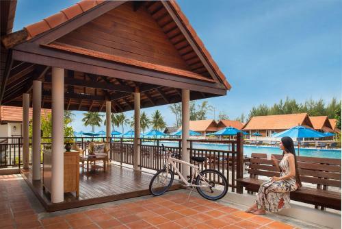 Hotel Le Menara Khao Lak Beachfront Villa & Resort