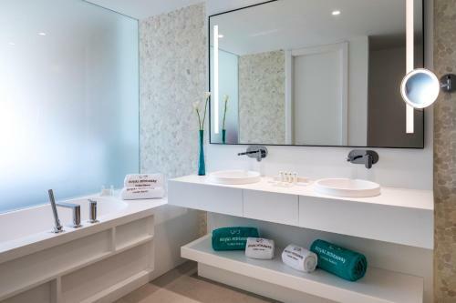 Hotel Royal Hideaway Corales Suites