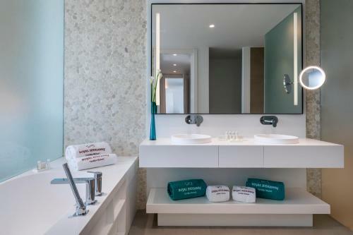 Hotel Royal Hideaway Corales Suites