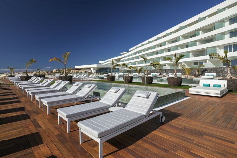 Hotel Royal Hideaway Corales Suites