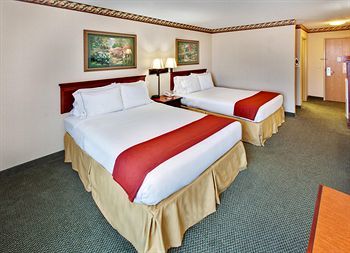 Holiday Inn Express Hotel & Suites Clinton