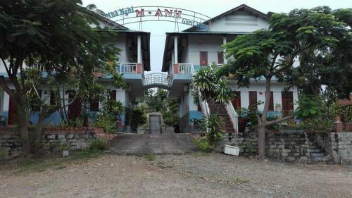 Hostal M-anh Hotel