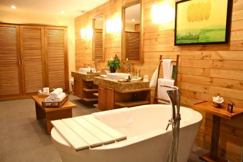 Hotel Aroma Beach Resort And Spa