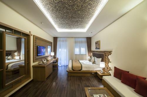 Hotel Aroma Beach Resort And Spa