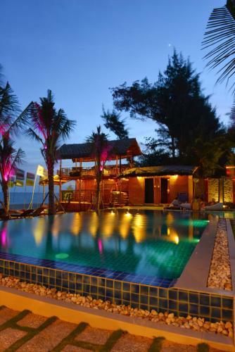 Hotel Ananda Resort