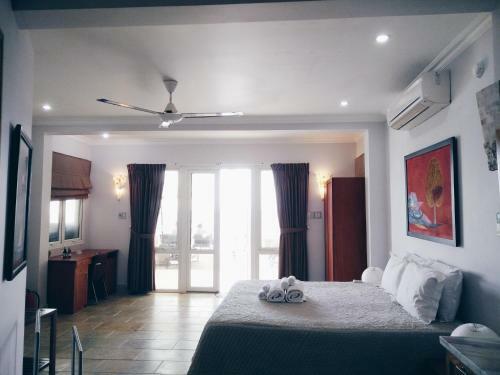 Hotel Shades Resort