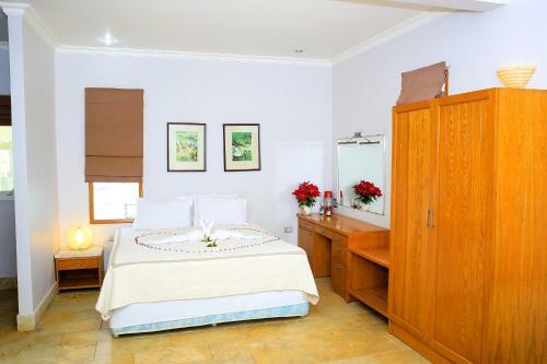 Hotel Shades Resort