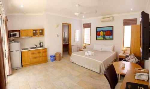 Hotel Shades Resort