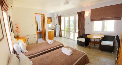 Hotel Shades Resort