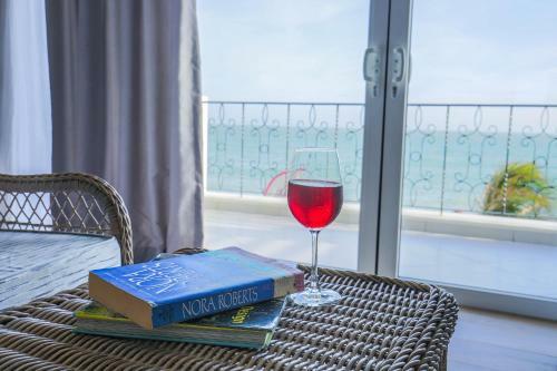 Hotel Serenity By The Sea