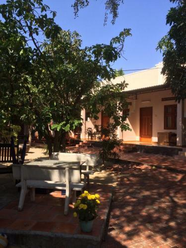 Hostal Anh Trang Guesthouse