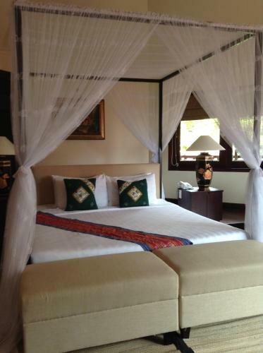 Hotel Poshanu Resort