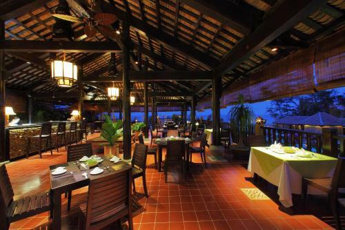 Hotel Poshanu Resort