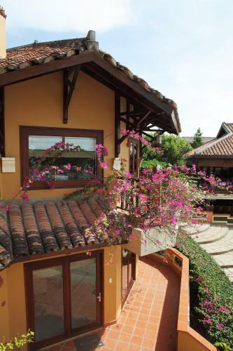 Hotel Poshanu Resort