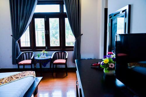 Y Khoa Hotel