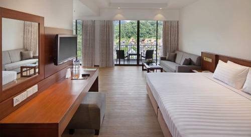 Hotel The Bayview Beach Resort