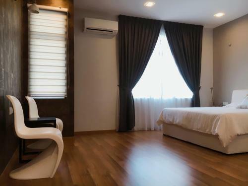 Shamrock Boutique Villa