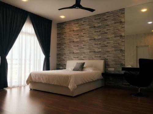 Shamrock Boutique Villa