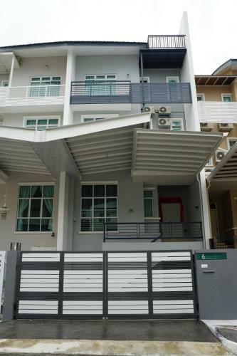 Shamrock Boutique Villa