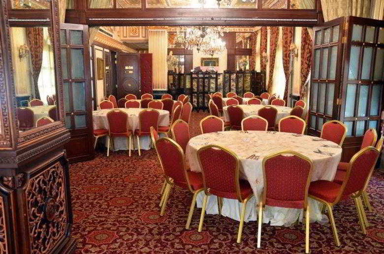 Hotel Golden Tulip Serenada