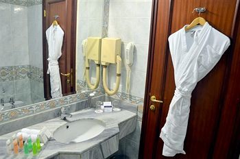 Hotel Golden Tulip Serenada