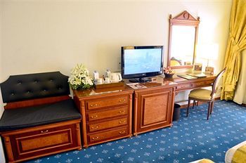 Hotel Golden Tulip Serenada