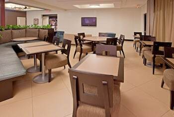 Holiday Inn Express Hotel & Suites College Station