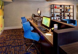 Hotel Courtyard Por Marriott