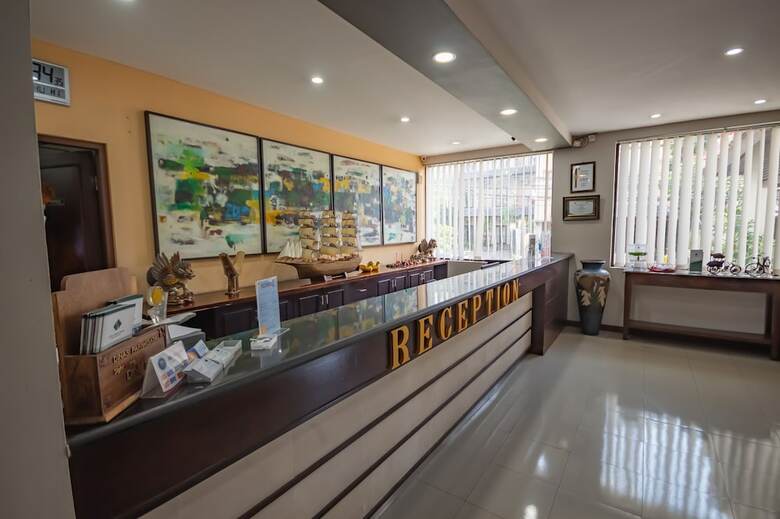 Hotel Grand Santhi