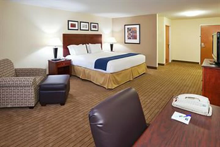 Holiday Inn Express Hotel & Suites East Lansing