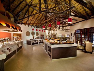 Hotel Kempinski Mokuti Lodge