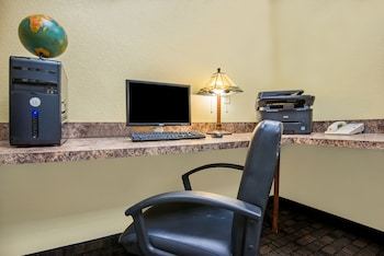 Holiday Inn Express Hotel & Suites El Dorado, Ks