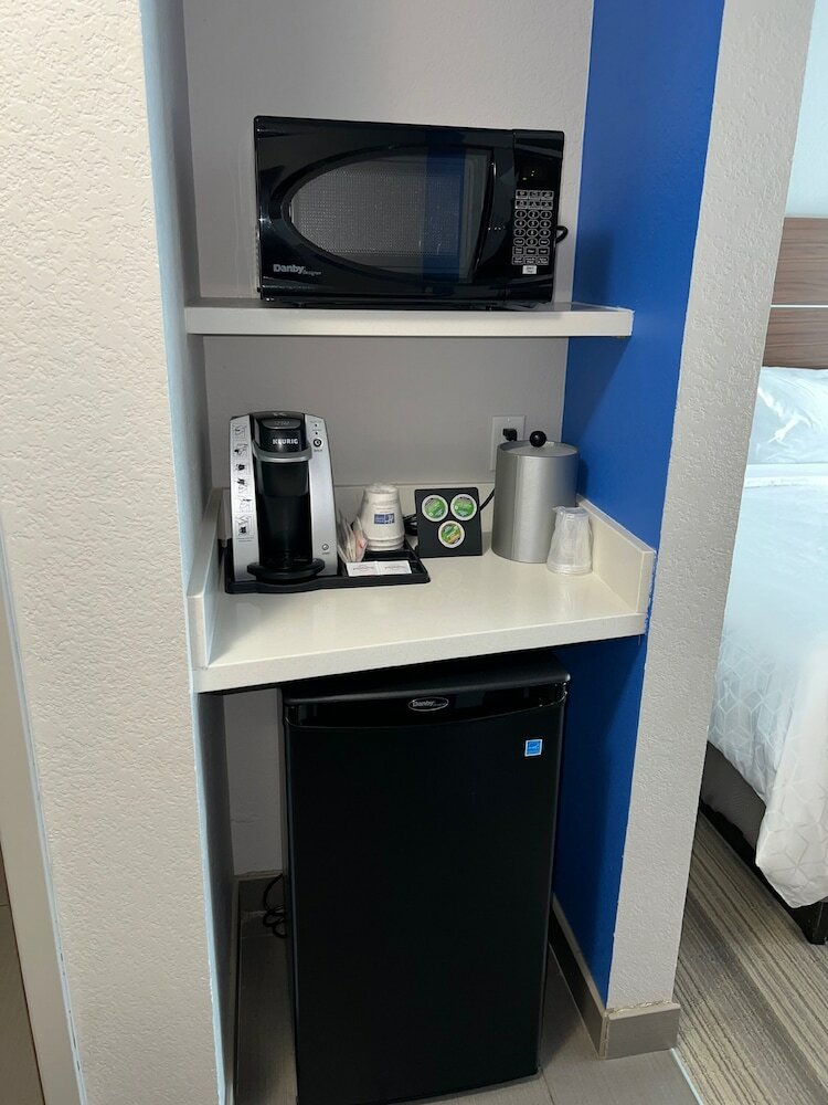 Hotel Holiday Inn Express & Suites Moore